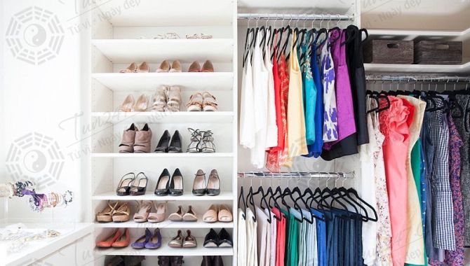  Bạn phải giữ cho tủ quần áo, các ngăn kệ và giá sách không bị quá đầy hoặc trông bừa bộn