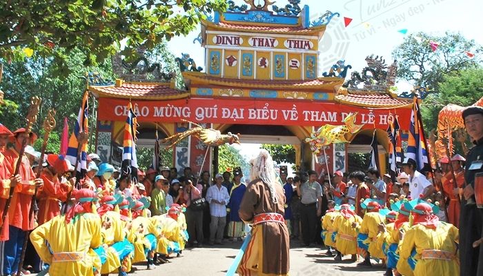 Lễ hội Dinh Thầy Thím là một trong những lễ hội truyền thống nổi tiếng tại mảnh đất Bình Thuận